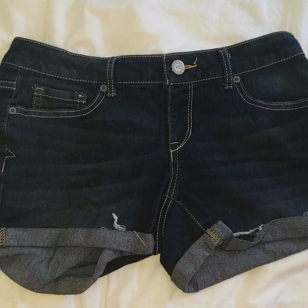 Jean shorts (no rips)